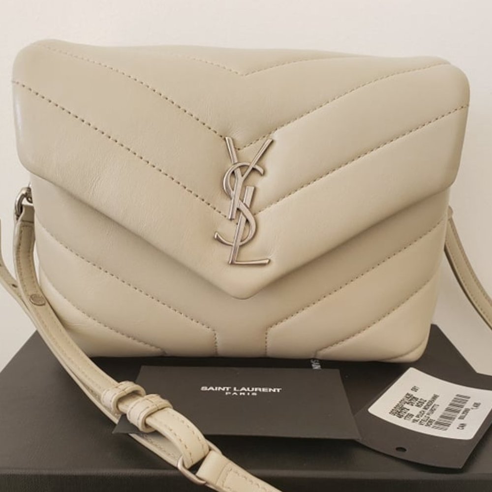 ❌SOLD❌SAINT LAURENT Toy Loulou Bag - Picture 2 of 10